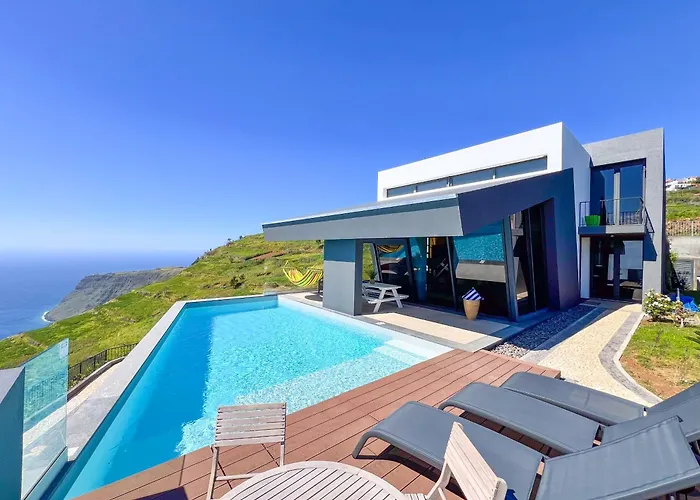 Villa Leonor Cliffside Retreat