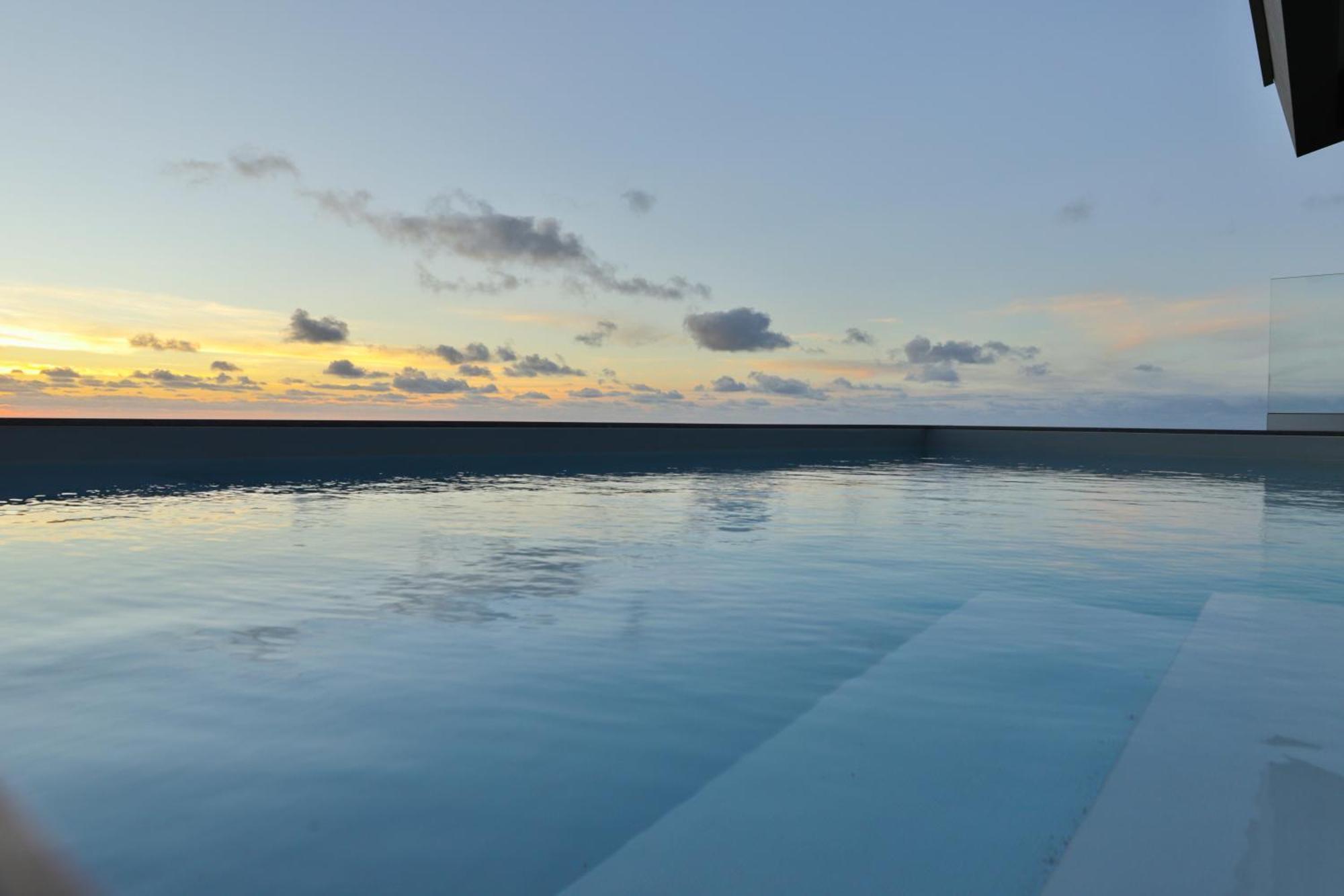 Leonor Cliffside Retreat Villa *