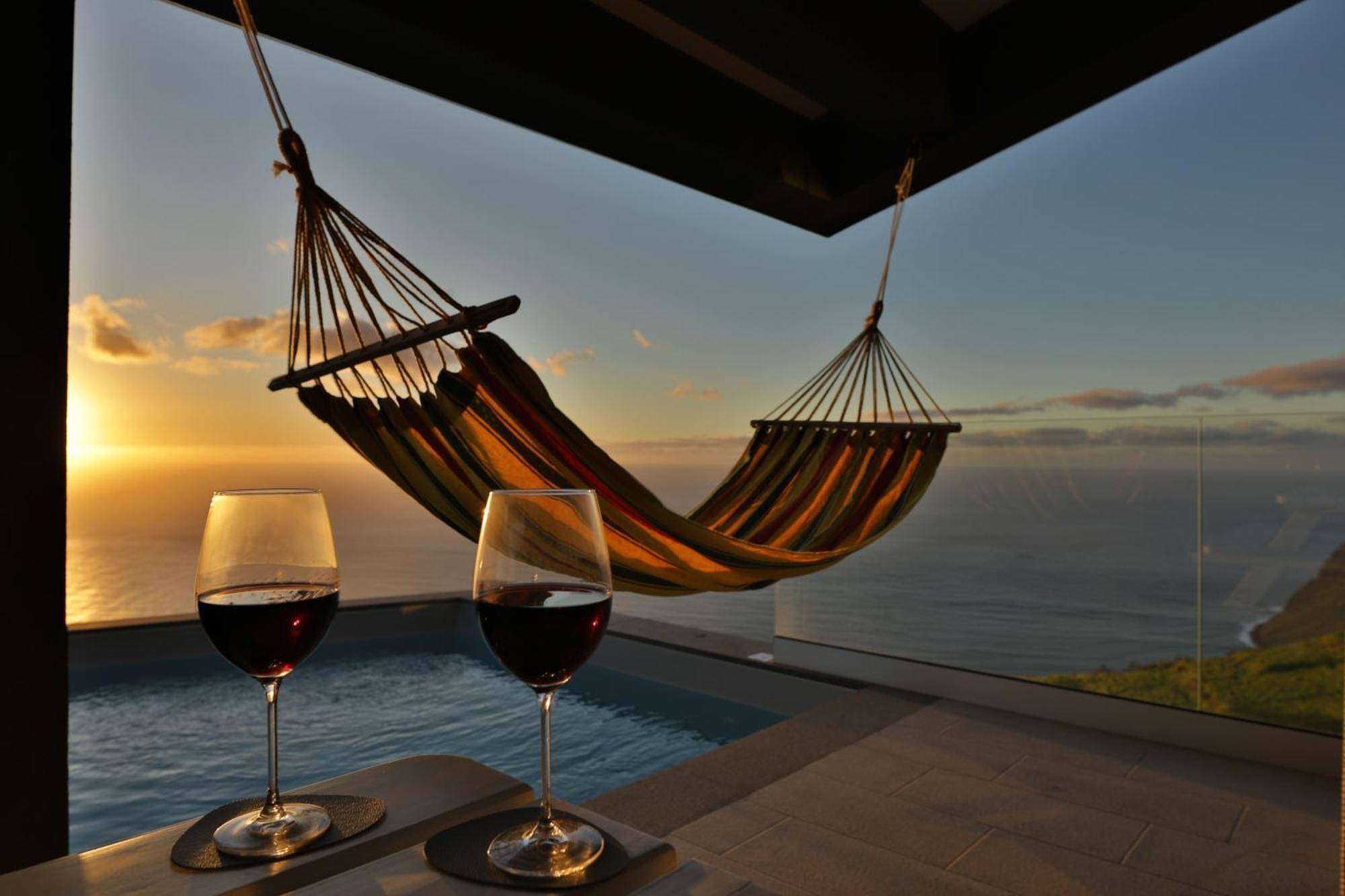 Leonor Cliffside Retreat Villa