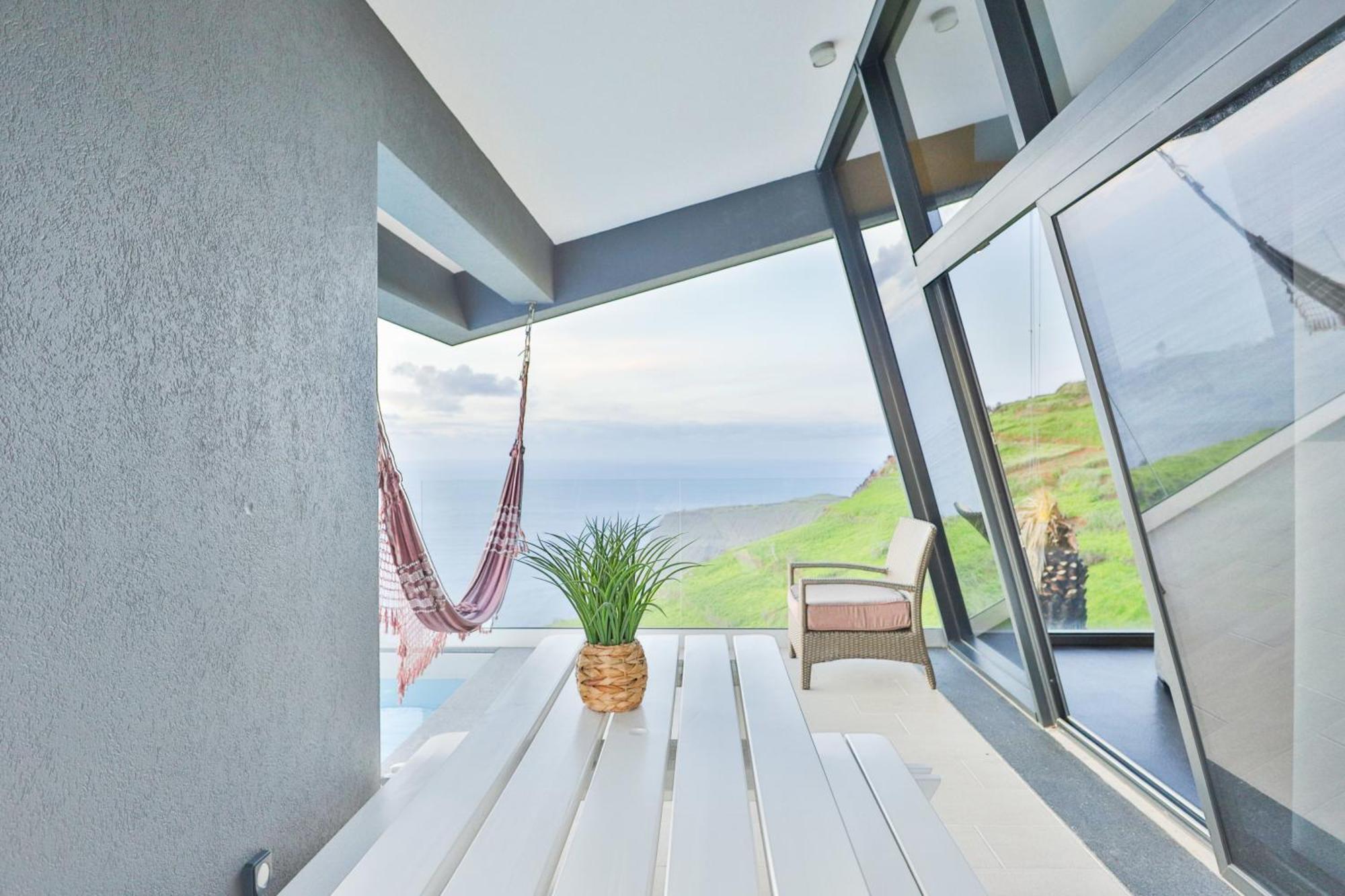 Villa Leonor Cliffside Retreat